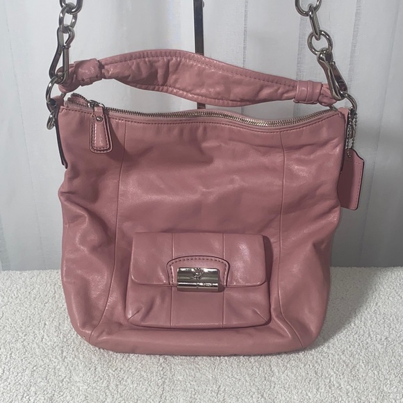 GUC Coach Dusty Rose Leather Shoulder Bag